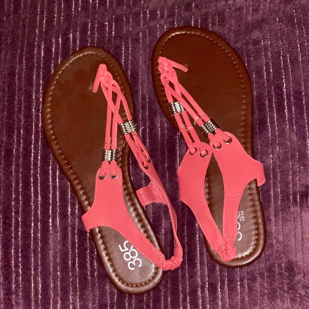NWOT Sandals